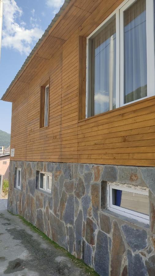 Guesthouse Mabu - 4 Newly Built Rooms In The Heart Of Mestia Exterior photo